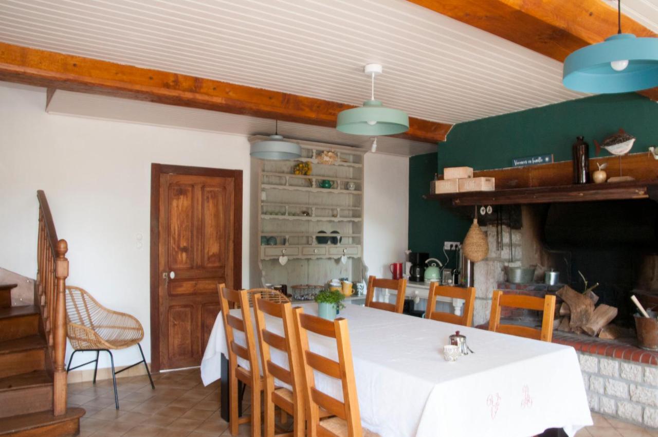 La Maison Des Tilleuls Saint-Germain-Sur-Seves エクステリア 写真